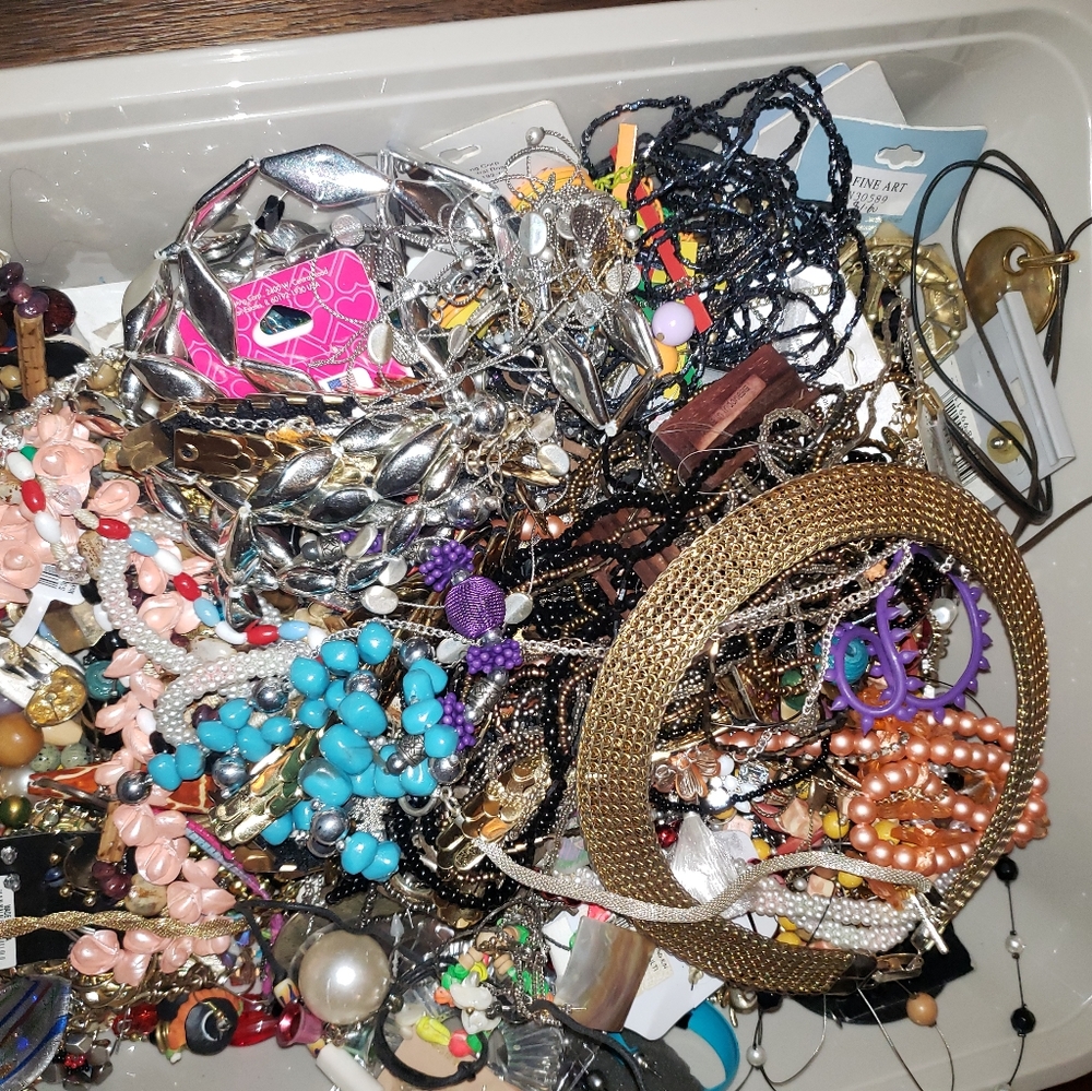 10+ lbs. Junk/ Costume Jewelry/ Accessories/ Crafting Beads